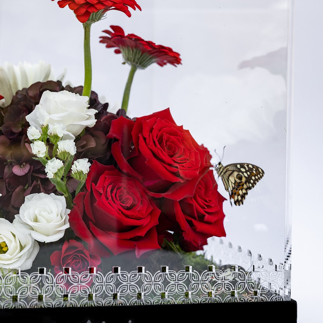 Farasha Box - Elegant Red & White