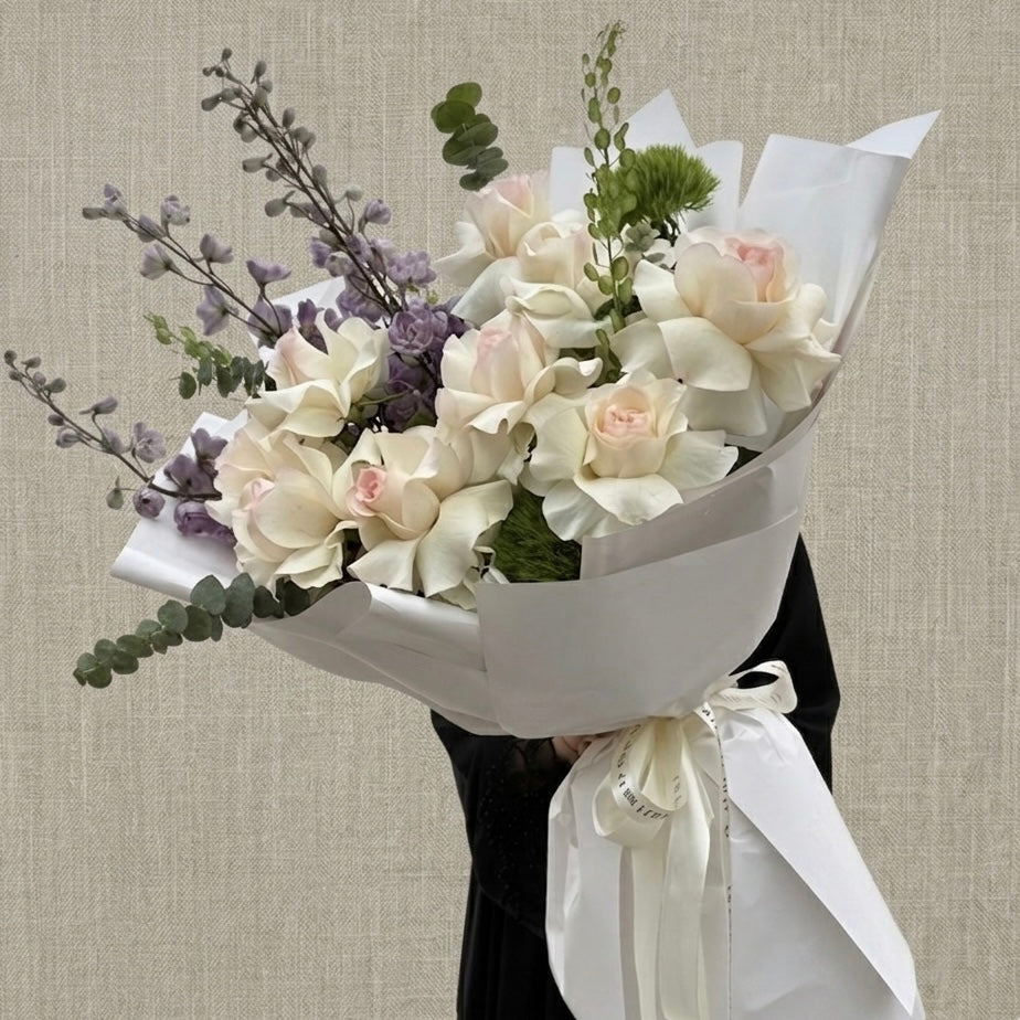 Flower Bouquet - Ivory Muse